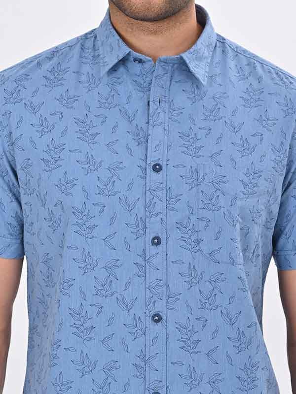 Indian Terrain Men's Regular Fit Half Sleeve Tropical Print Blue Shirt